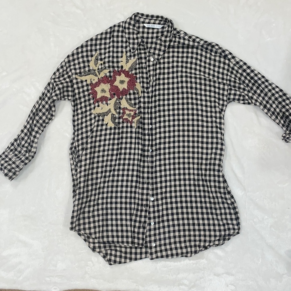 Zara Basic. Embroidered